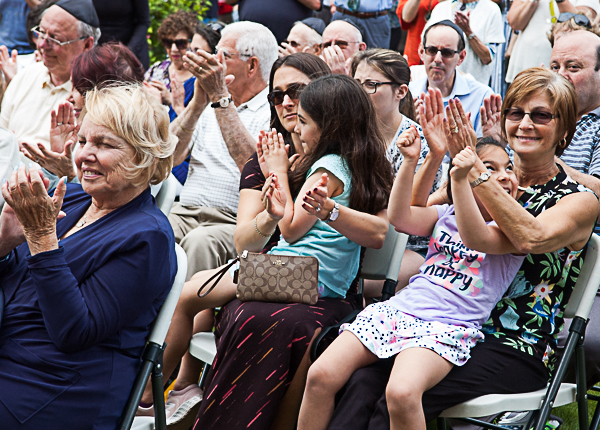 Children and parents respond to singing